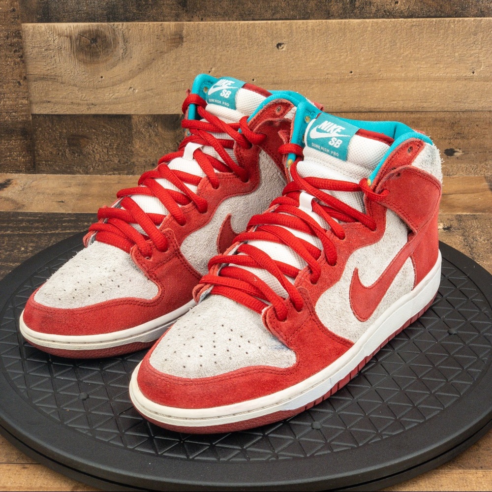 Nike SB Dunk High Mens Dr Seuss Size 9.5 - Picture 1 of 9